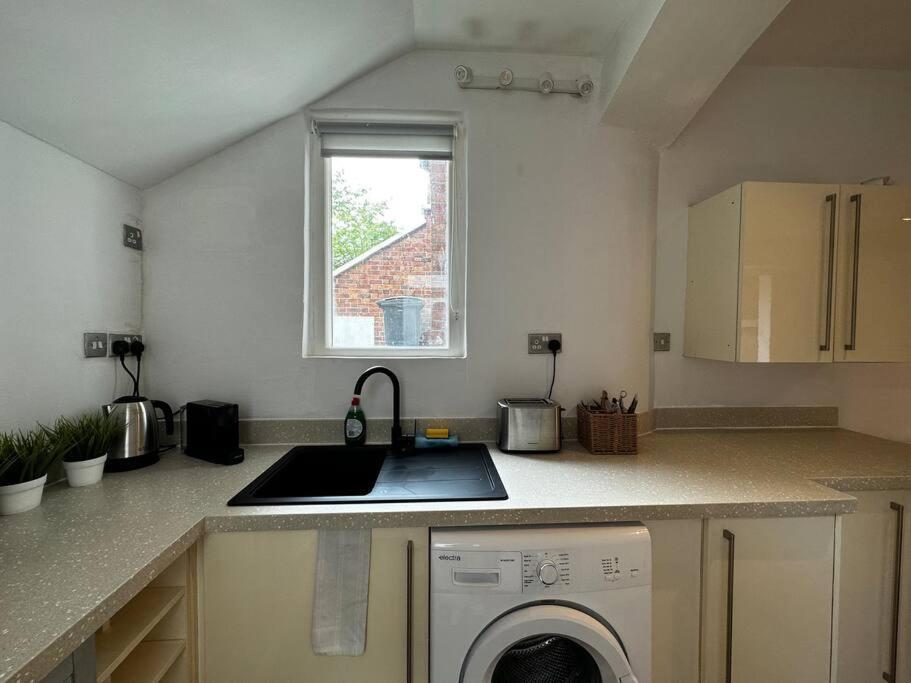 Spacious Studio For 4 Near Regents Park N1 Londra Esterno foto